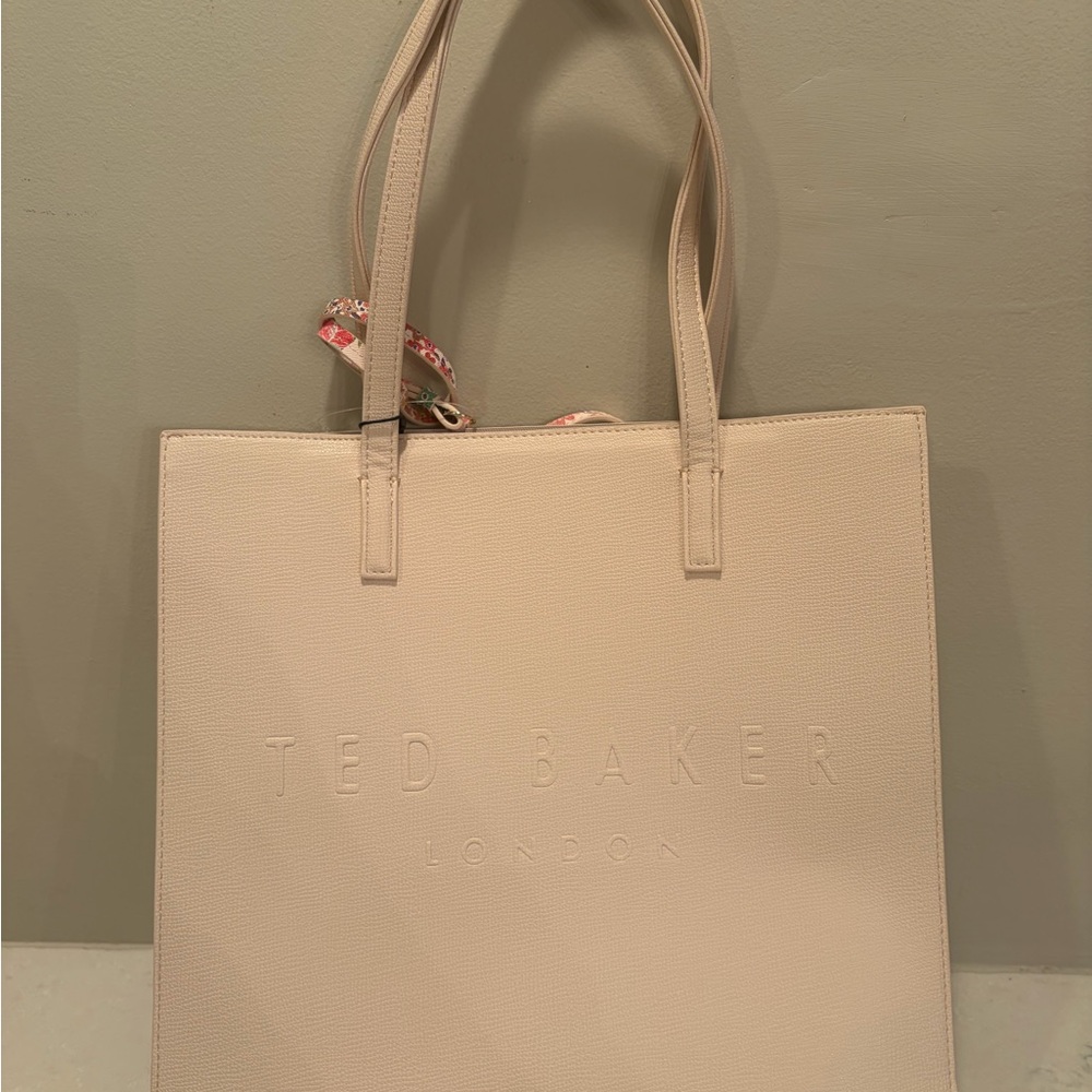Ted Baker Cream The ICON Tote- NWT